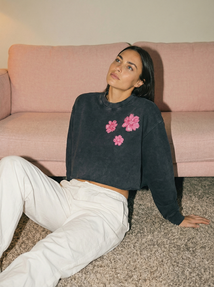 Nostalgic Snow Washed Raw Edge Cropped Sweatshirt