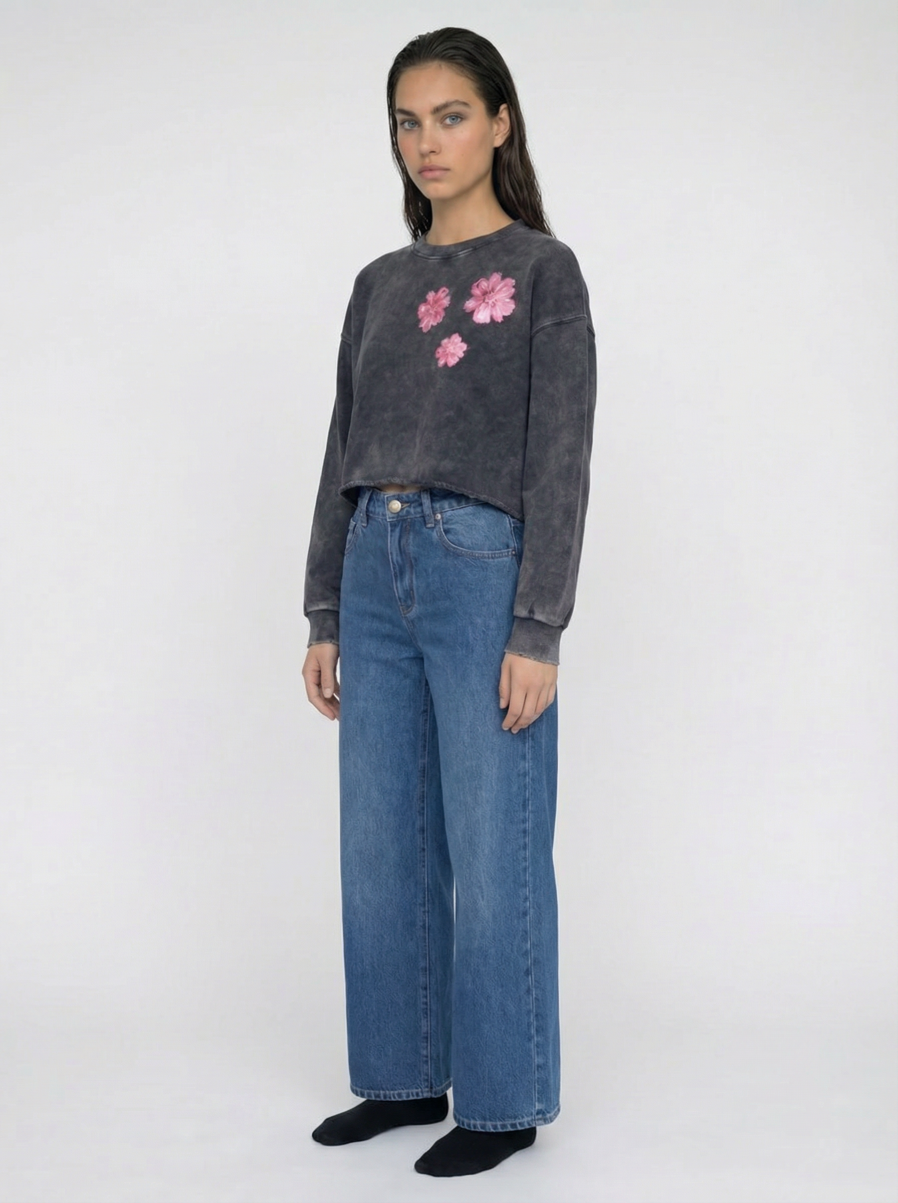 Nostalgic Snow Washed Raw Edge Cropped Sweatshirt