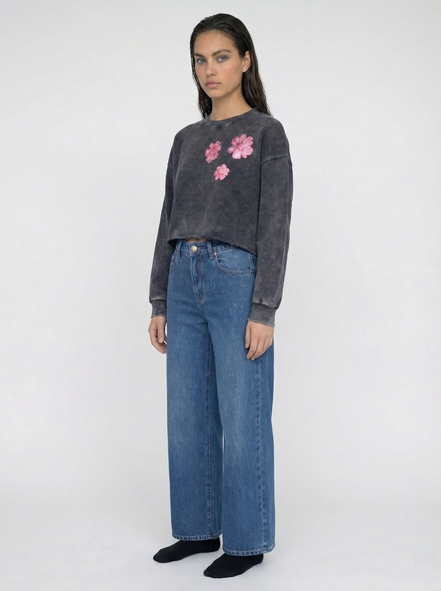 Nostalgic Snow Washed Raw Edge Cropped Sweatshirt